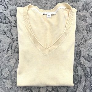 Beautiful Banana Republic Yellow Sweater